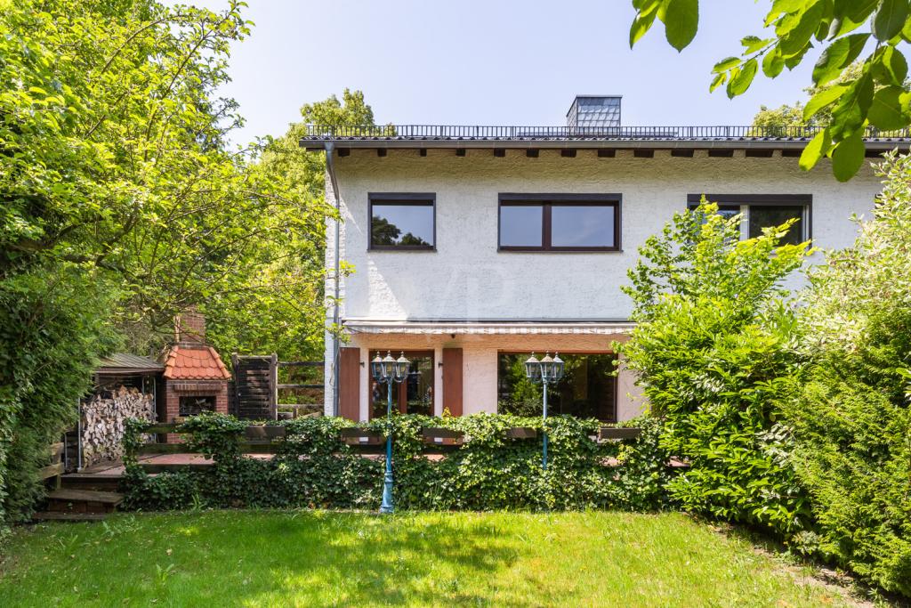 Hausansicht Garten