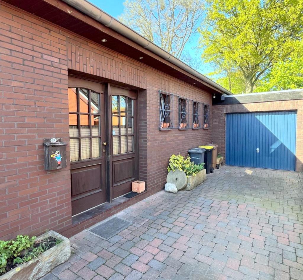 Eingang mit Garage