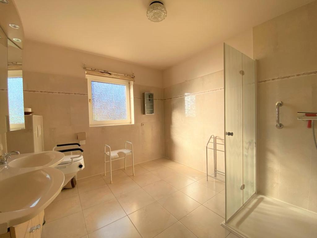 Badezimmer EG