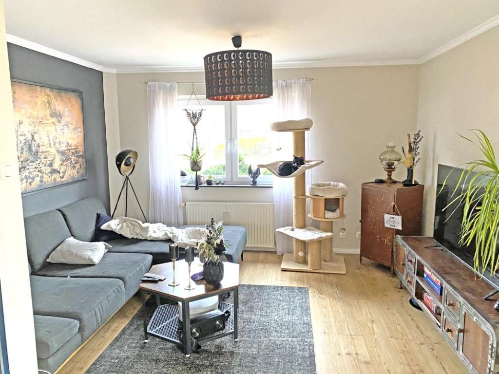 Wohnzimmer möbliert