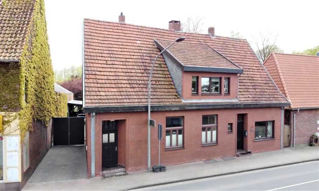 Straßenansicht