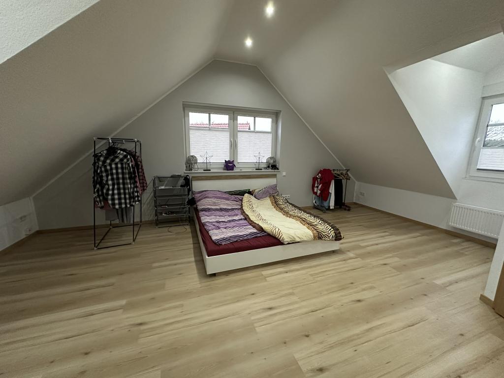 Schlafzimmer DG