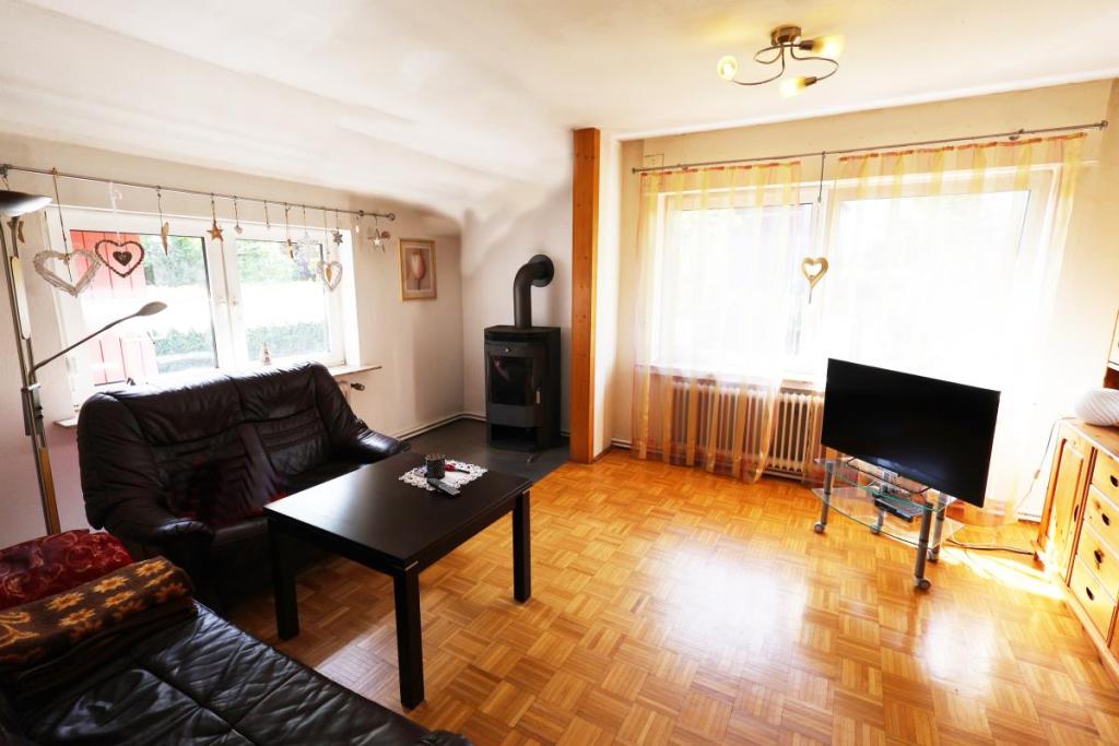Wohnzimmer mit Kamin