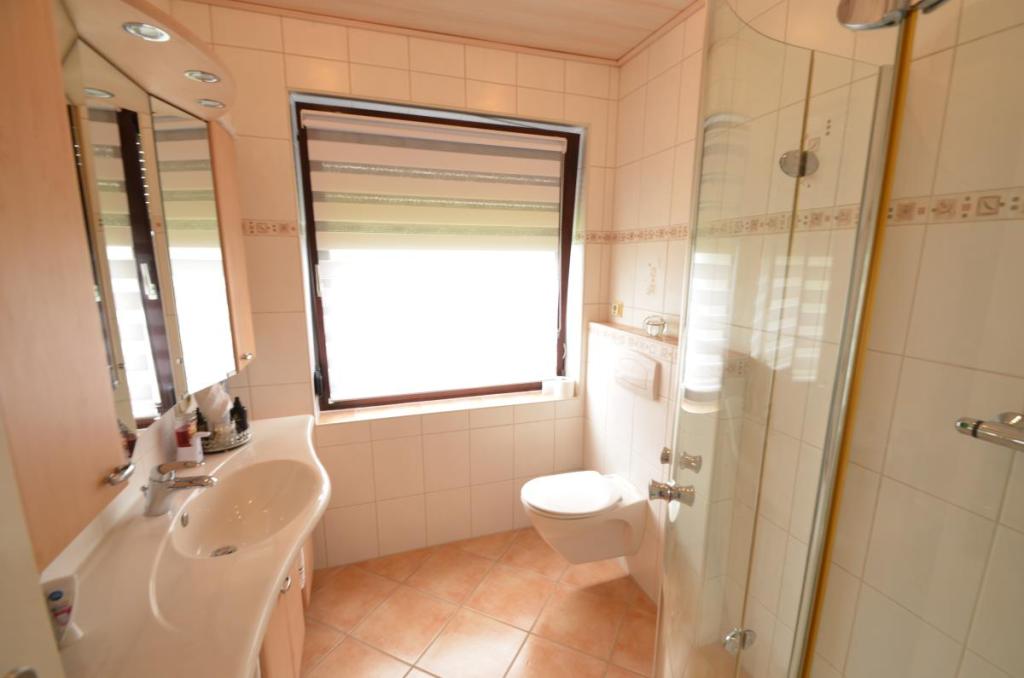 Badezimmer 1
