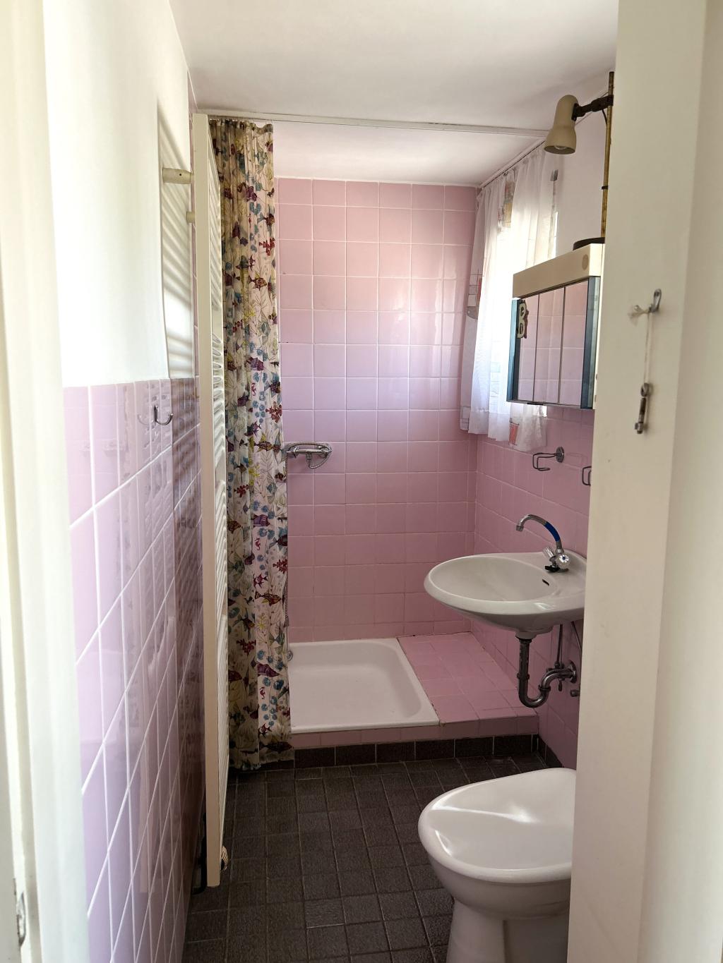 Zweites Badezimmer im Obergeschoss