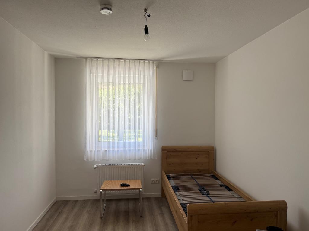 renovierte, helle 4-Zimmer-Wohnung mit großer Terrasse zu vermieten - Photo 2