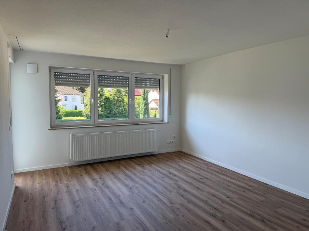 renovierte, helle 4-Zimmer-Wohnung mit Balkon zu vermieten - Photo 1
