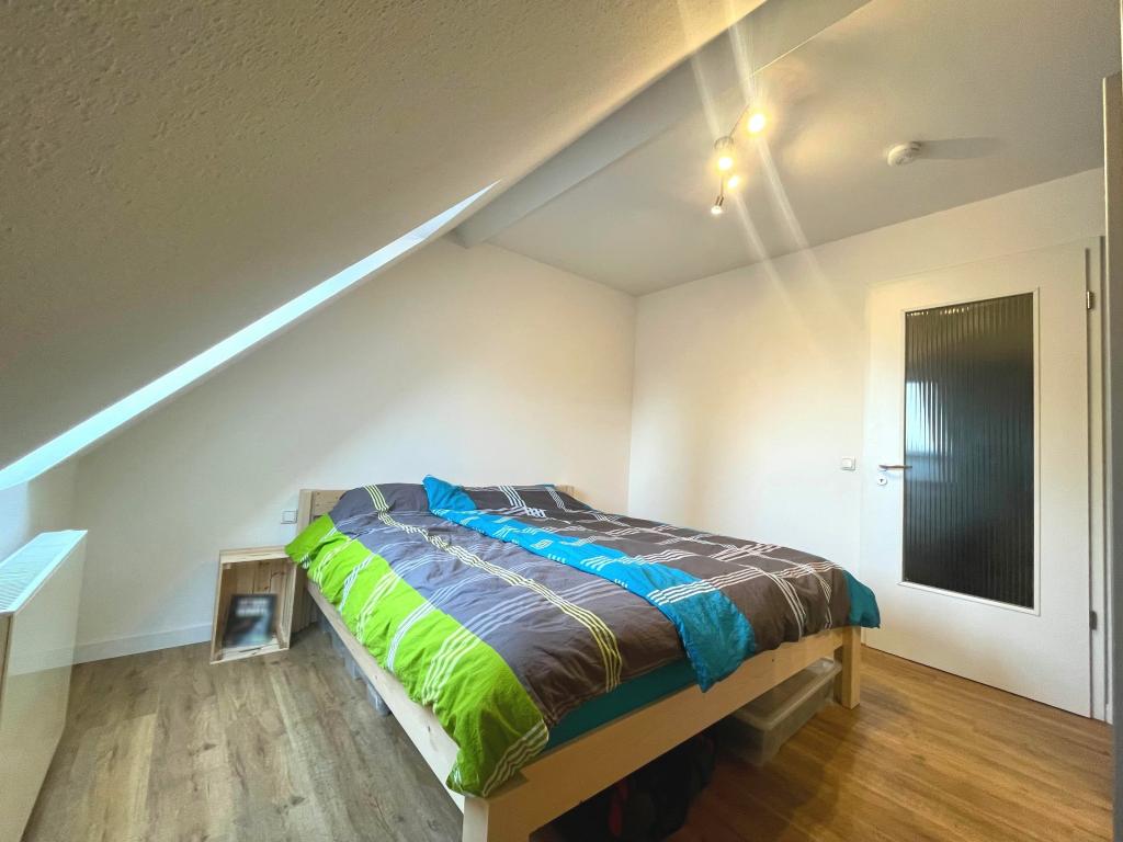 Dachgeschosswohnung im Zentrum von Lauingen zu vermieten - Foto 2