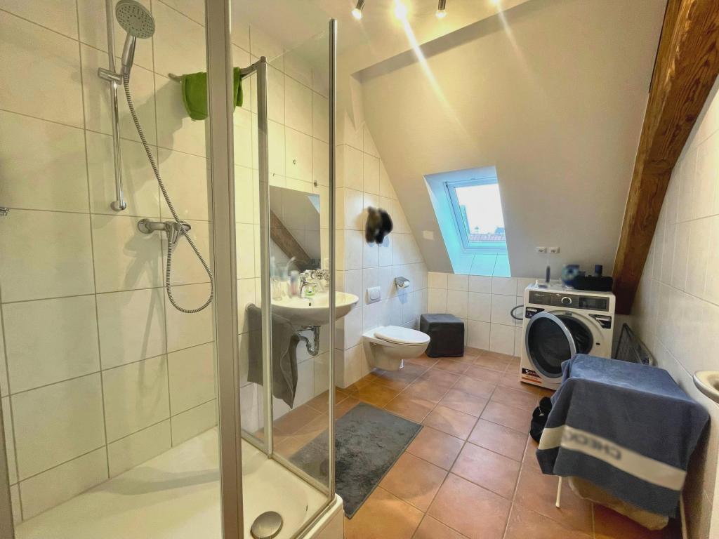 Dachgeschosswohnung im Zentrum von Lauingen zu vermieten - Foto 4