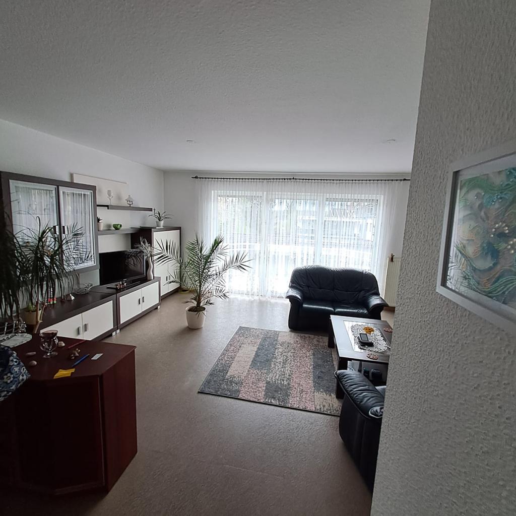 Großzügige 2 Zimmer Wohnung (+Garage) in ruhiger Lage Nähe Caritaskrankenhaus - Photo 1