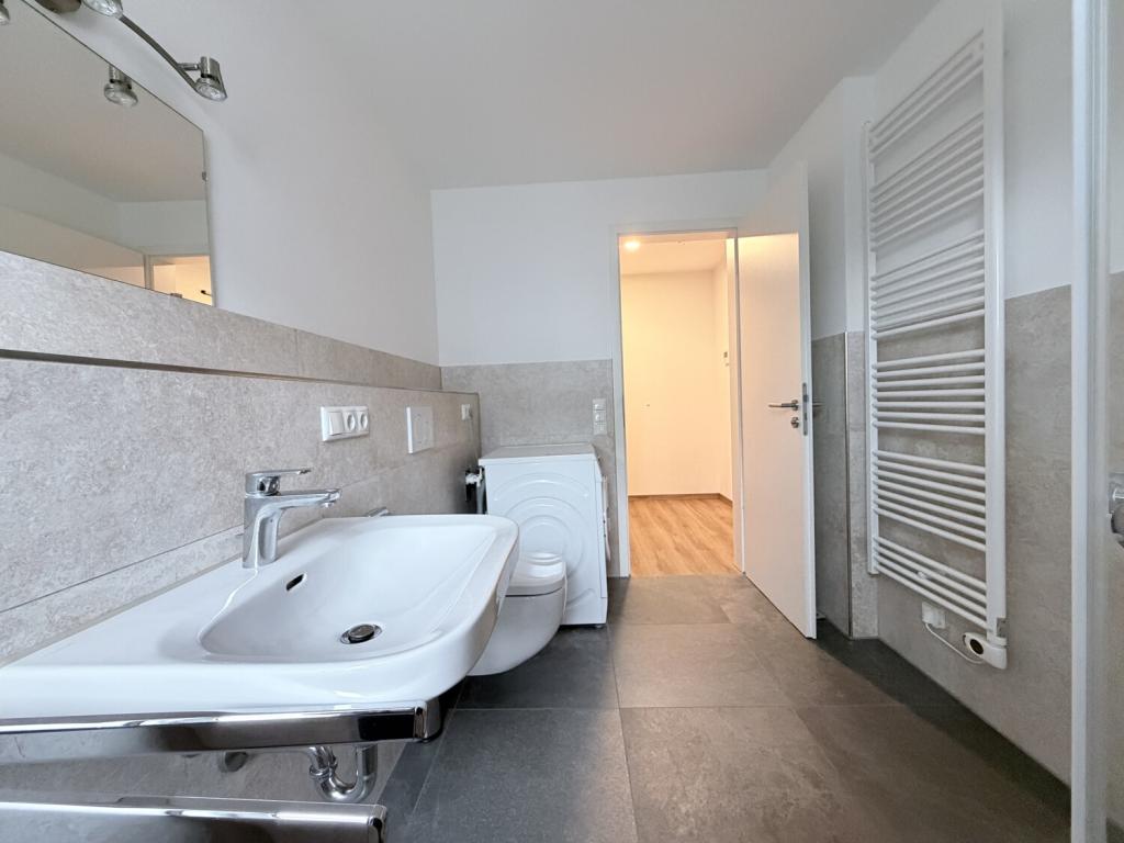 Modern wohnen & Energie sparen: Neuwertige 2-Zimmer-Erdgeschosswohnung zur Miete - Photo 3