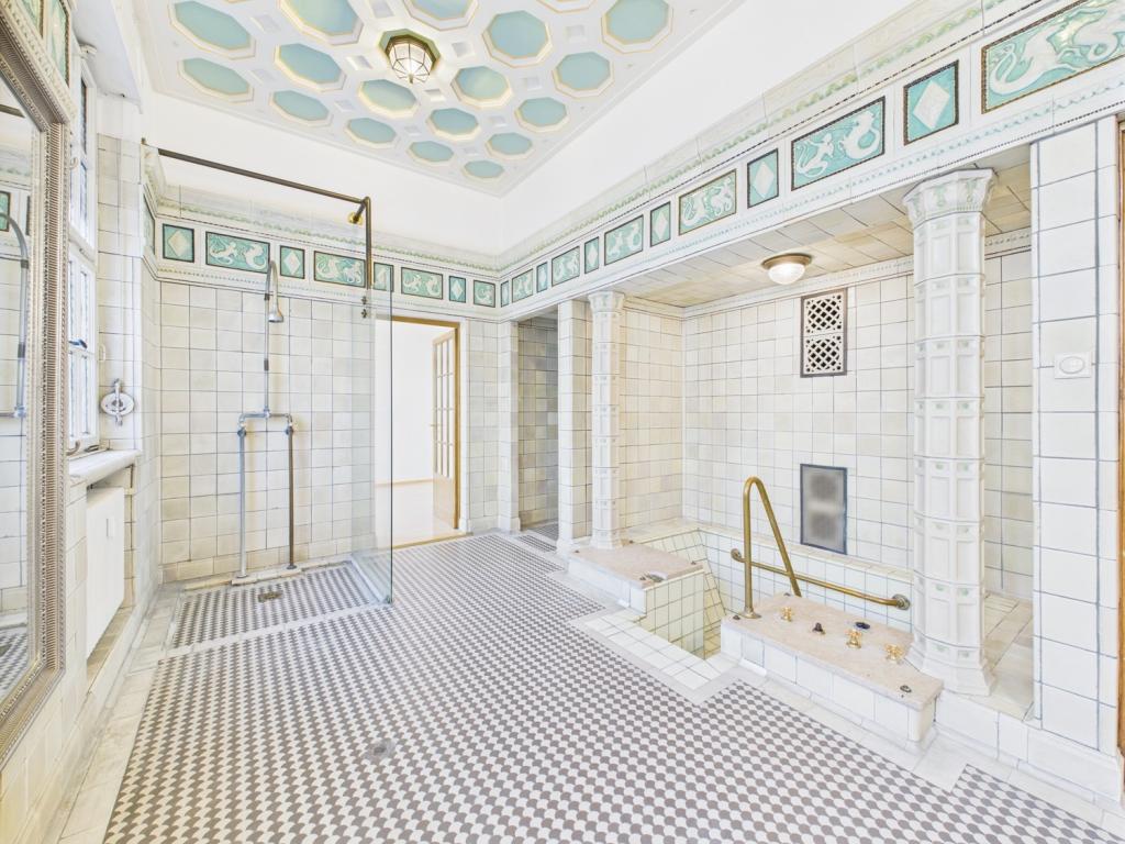 Großes Tageslichtbad