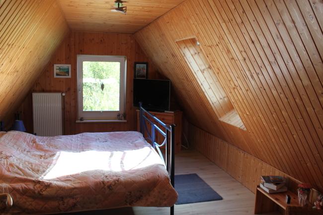 Schlafzimmer 1