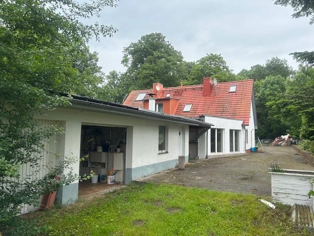 Ansicht Garage und Werkstatt