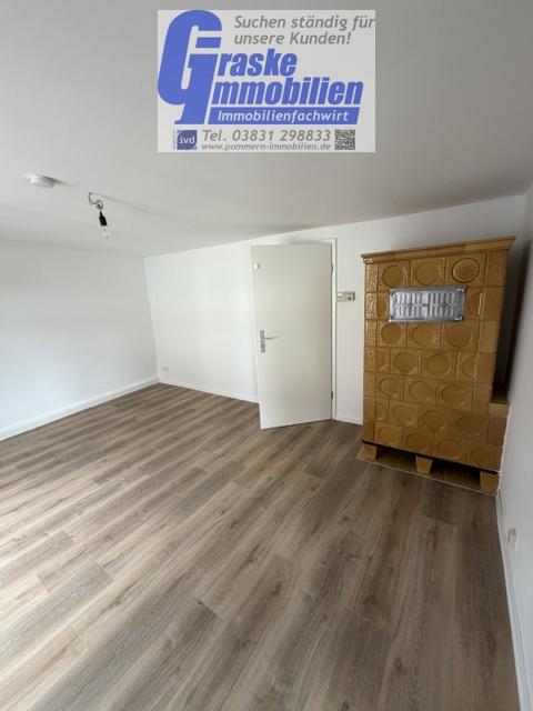 Eine modernisierte 2 Zimmerwohnung im DG eines sanierten kleinen Wohn-Geschäftshauses sucht einen neuen Mieter. - Photo 3