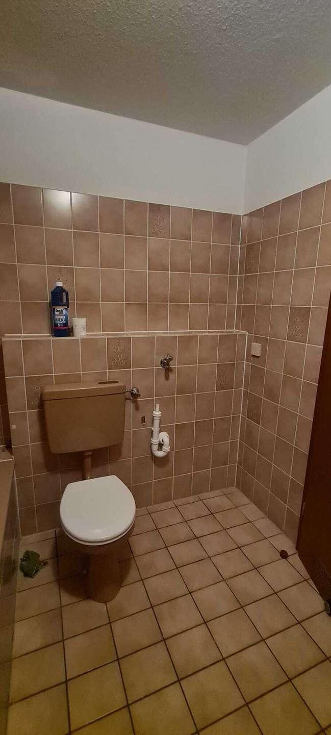 Badezimmer b