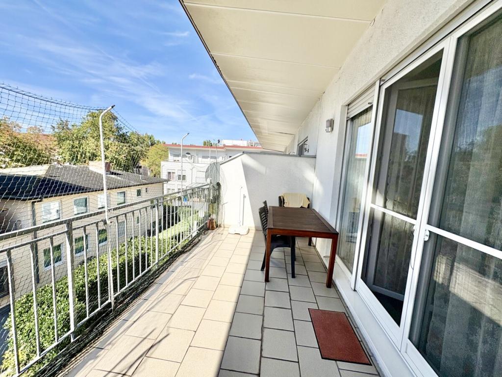 Balkon OG