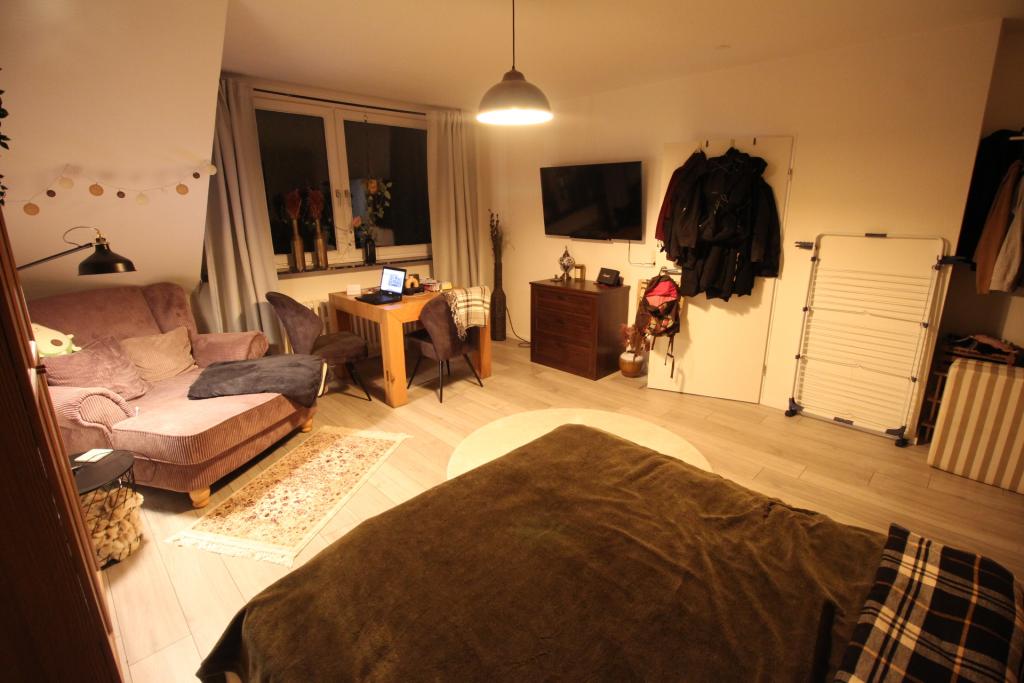 1. OG rechts_Wohn-/Schlafzimmer