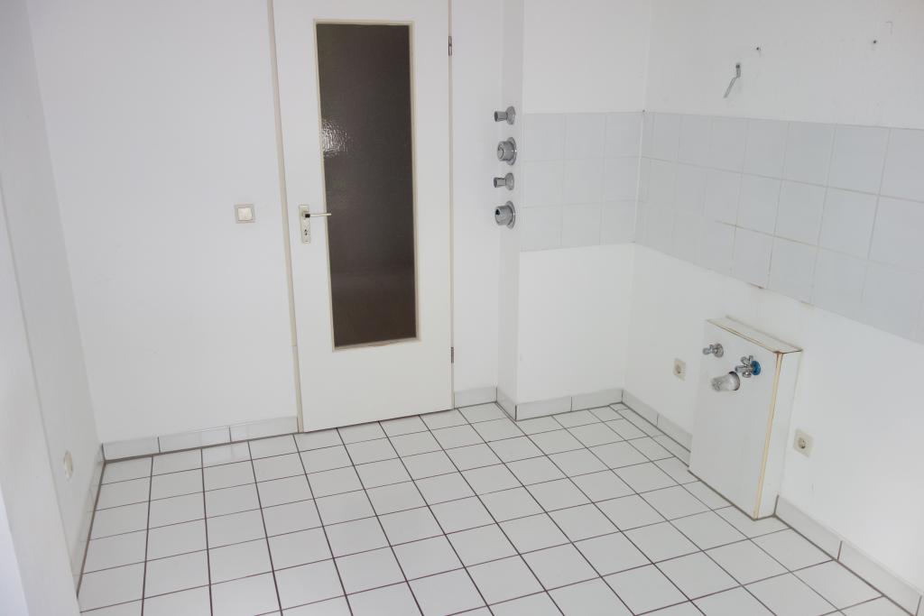 EXKLUSIV BILK NÄHE UNI HELL + RUHIG RENOVIERT KOMPLETT PARKETT DUSCHBAD TG-STELLPL. 1.OG / AUFZUG - Foto 4
