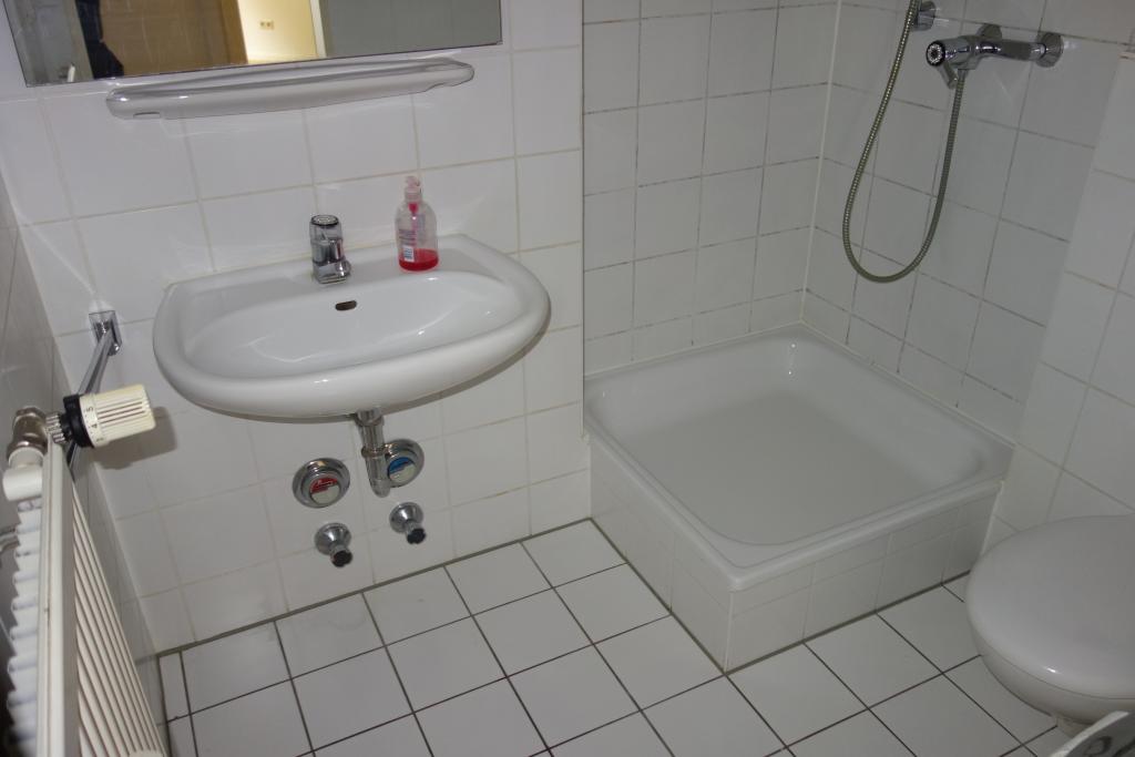 EXKLUSIV BILK NÄHE UNI HELL + RUHIG RENOVIERT KOMPLETT PARKETT DUSCHBAD TG-STELLPL. 1.OG / AUFZUG - Foto 3