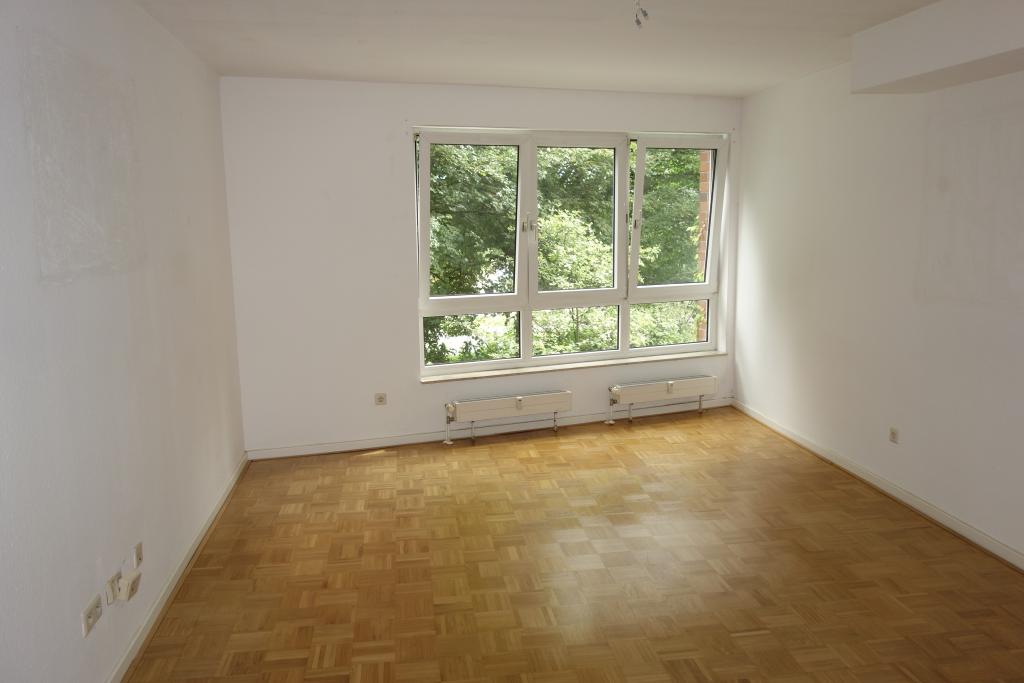 EXKLUSIV BILK NÄHE UNI HELL + RUHIG RENOVIERT KOMPLETT PARKETT DUSCHBAD TG-STELLPL. 1.OG / AUFZUG - Foto 1