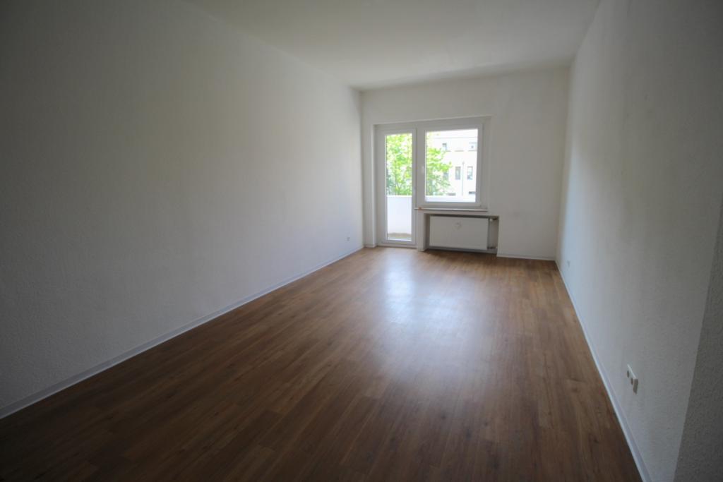 RENOVIERTE KOMFORTWHG. SANIERTES DUSCHBAD BALKON GARAGE MÖGL. 1.OG MODERNE BÖDEN OBERBILK/ELLERSTR. - Foto 1