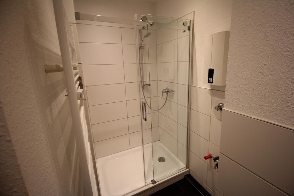 RENOVIERTE KOMFORTWHG. SANIERTES DUSCHBAD BALKON GARAGE MÖGL. 1.OG MODERNE BÖDEN OBERBILK/ELLERSTR. - Foto 3