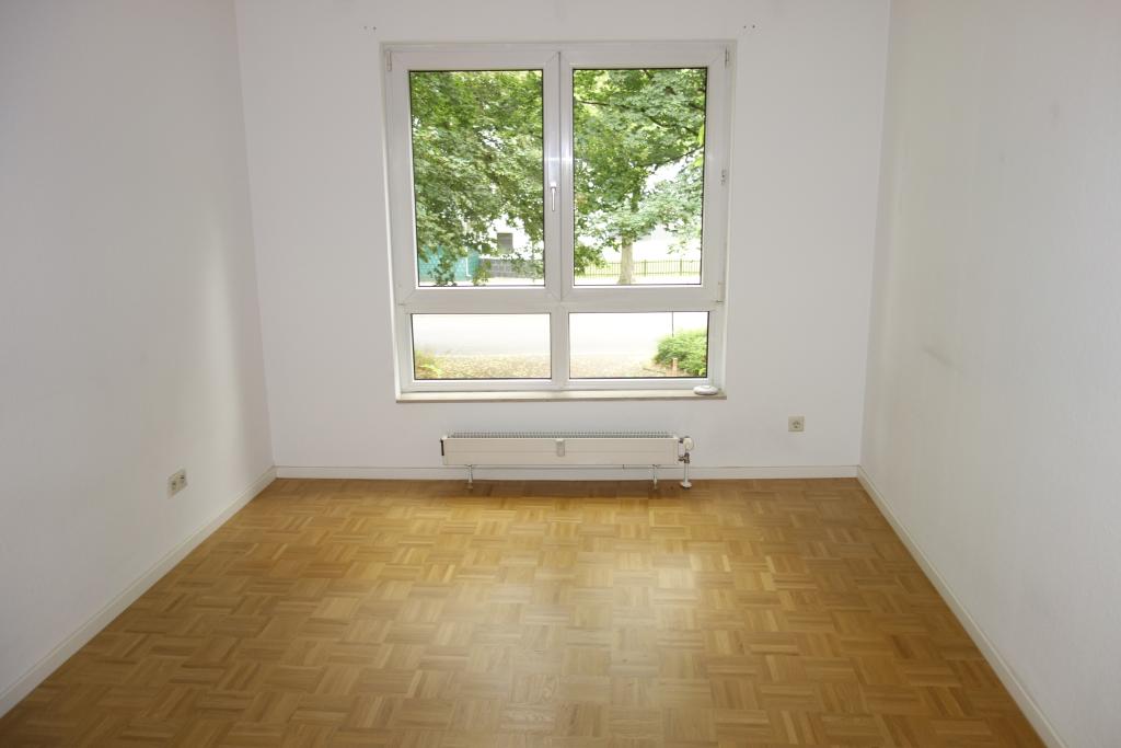 EXKLUSIV BILK NÄHE UNI HELL + RUHIG RENOVIERT KOMPLETT PARKETT DUSCHBAD TG-STELLPL. 1.OG / AUFZUG - Foto 3