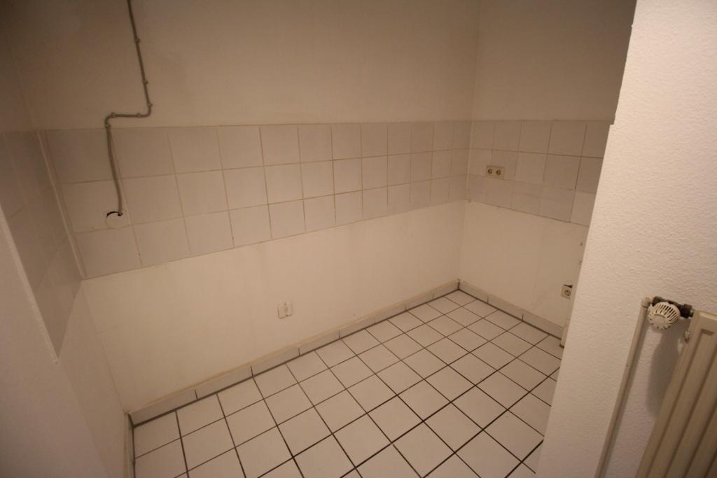 EXKLUSIV BILK NÄHE UNI HELL + RUHIG ERDGESCHOSS MIT TERRASSE KOMPLETT PARKETT WANNENBAD TG-STELLPL. - Foto 4