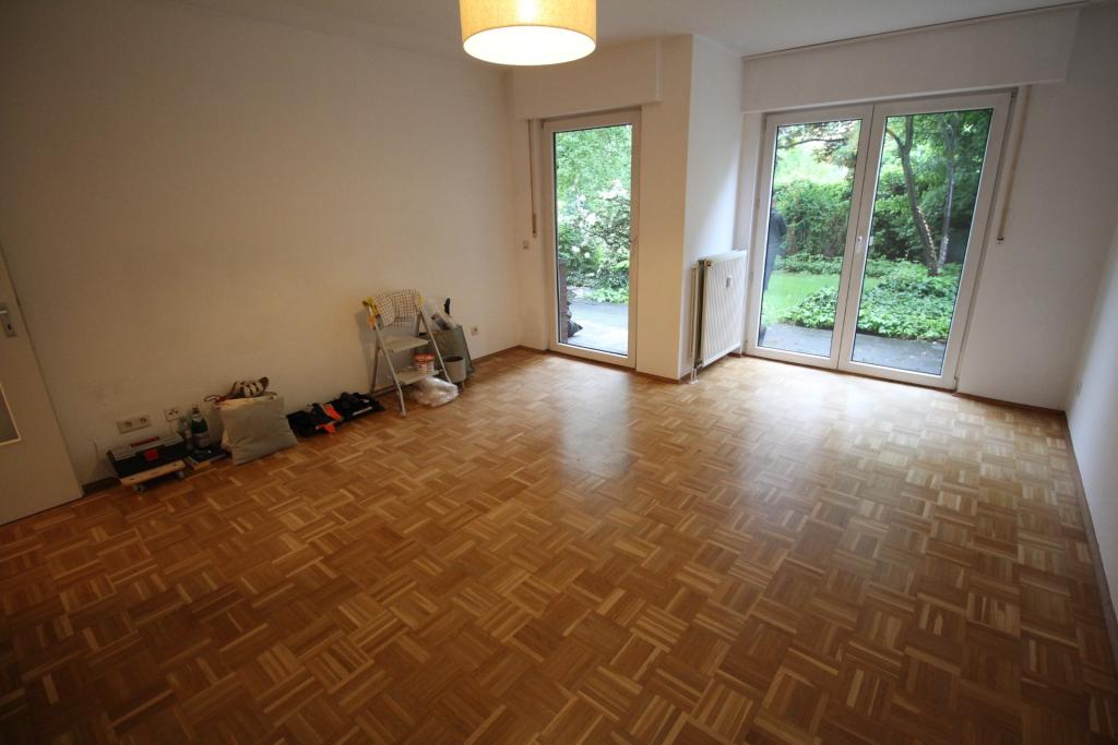 EXKLUSIV BILK NÄHE UNI HELL + RUHIG ERDGESCHOSS MIT TERRASSE KOMPLETT PARKETT WANNENBAD TG-STELLPL. - Foto 3