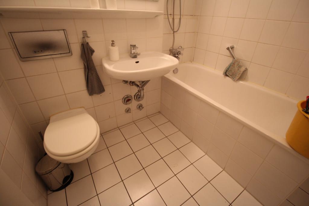 EXKLUSIV BILK NÄHE UNI HELL + RUHIG ERDGESCHOSS MIT TERRASSE KOMPLETT PARKETT WANNENBAD TG-STELLPL. - Foto 5