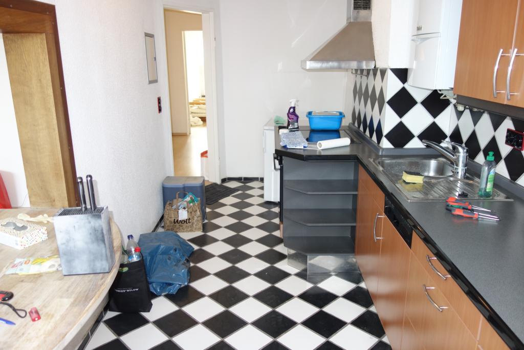 EXKLUSIV AM LESSINGPLATZ HELL + RUHIG RENOVIERT INKL. EINBAUKÜCHE LAMINAT DUSCHBAD 5. ETAGE/OBERBILK - Foto 1