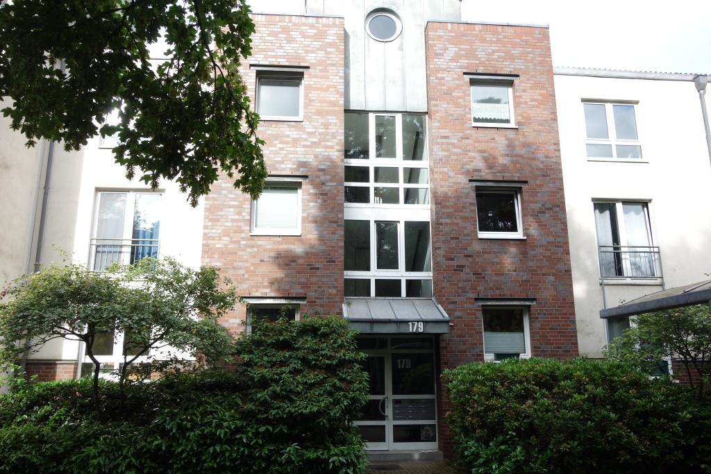 EXKLUSIV IN BILK NÄHE UNI MODERN RENOVIERT PARKETT BALKON SANIERTES WANNENBAD TG-STELLPL. 1. ETAGE - Foto 5