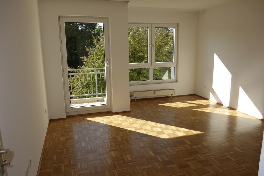 EXKLUSIV IN BILK NÄHE UNI MODERN RENOVIERT PARKETT BALKON SANIERTES WANNENBAD TG-STELLPL. 1. ETAGE - Foto 2