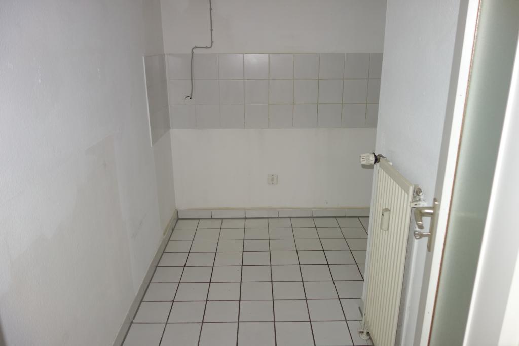 EXKLUSIV BILK NÄHE UNI HELL + RUHIG ERDGESCHOSS MIT TERRASSE KOMPLETT PARKETT WANNENBAD TG-STELLPL. - Photo 3