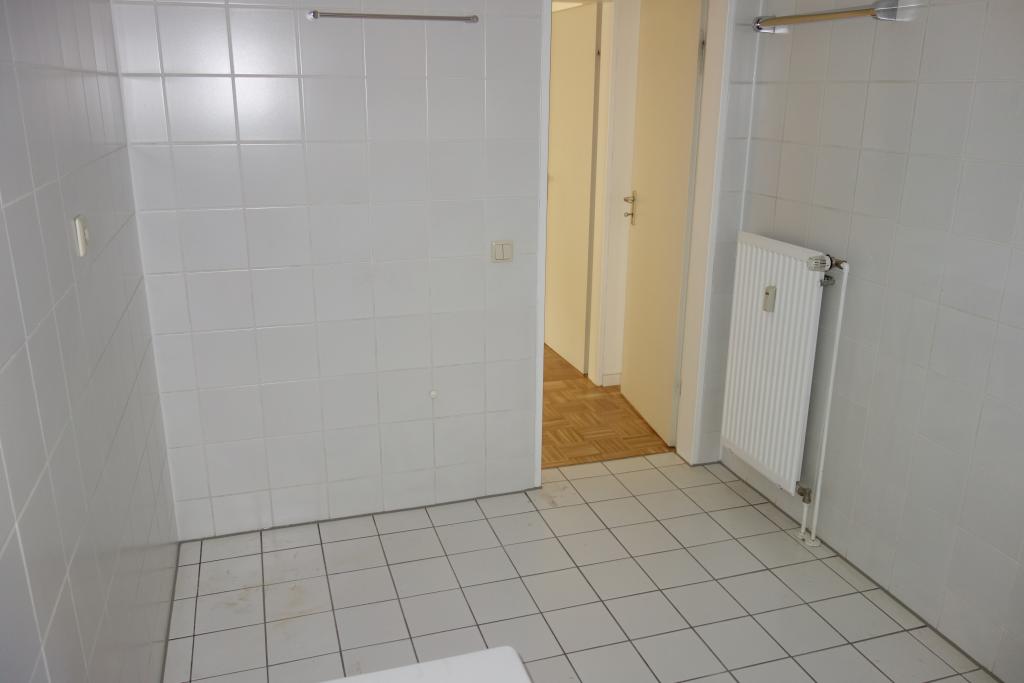 EXKLUSIV IN BILK NÄHE UNI HELL + RUHIG ERDGESCHOSS MIT TERRASSE 2 BÄDER KOMPLETT PARKETT TG-STELLPL. - Photo 5