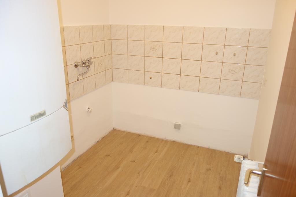 EXKLUSIV RENOVIERT/TEILSANIERT HELL PARKETT BALKON WANNENBAD STELLPLATZ EINBAUKÜ. MÖGL. 1.OG NORF - Photo 1
