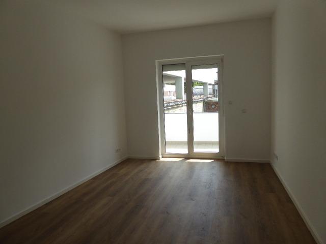 EXKLUSIV NACH TOTALSANIERUNG MIT BALKON NEUES WANNENBAD SEP. WC KOMPL. VINYL HOCHPARTERRE OBERBILK - Photo 1