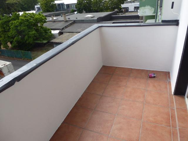 EXKLUSIV TEILSANIERT BALKON WANNENBAD SEPARATES WC KOMPLETT LAMINAT 2 PKW-STELLPLÄTZE 2. OG OBERBILK - Photo 3