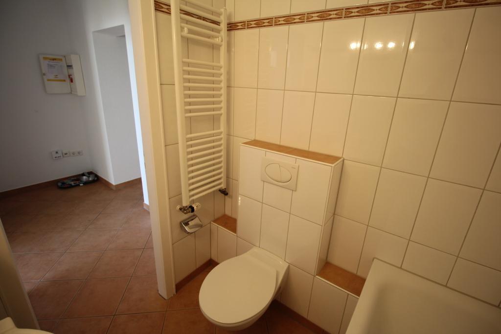 EXKLUSIV PEMPELFORT PARKETT EINBAUKÜCHE BALKON MODERNES WANNENBAD RUHIG + HELL 3. ETAGE/FRANKENSTR. - Photo 4
