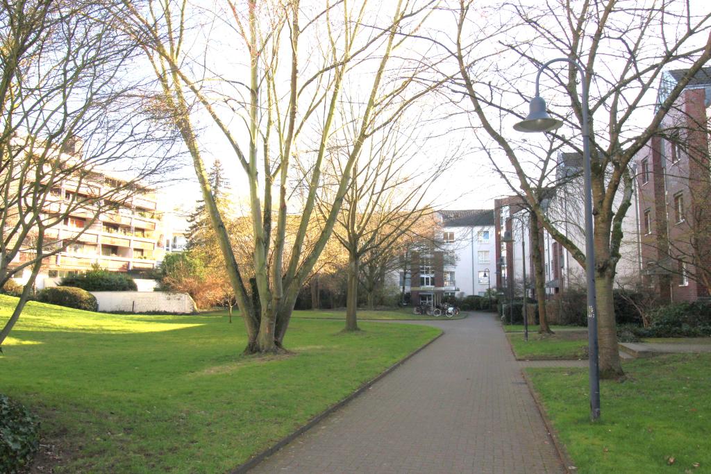 NÄHE UNI 1-ZIMMER-APT. SEP. KÜCHE WANNENBAD RENOVIERT PARKETT MODERN + HELL TG.-STELLPL. 3.OG/AUFZUG - Photo 4