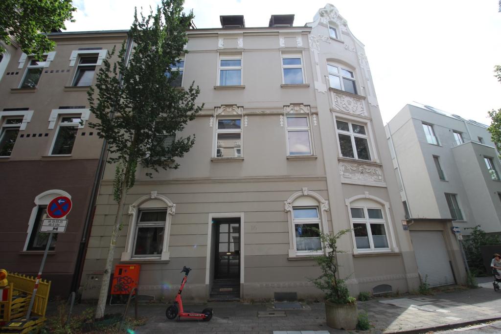 EXKLUSIV ALTBAU IM ANBAU/INNENHOF KOMPLETT LAMINAT 1.OG WEIßES DUSCHBAD GROßE KÜCHE RUHIG GERRESHEIM - Photo 5