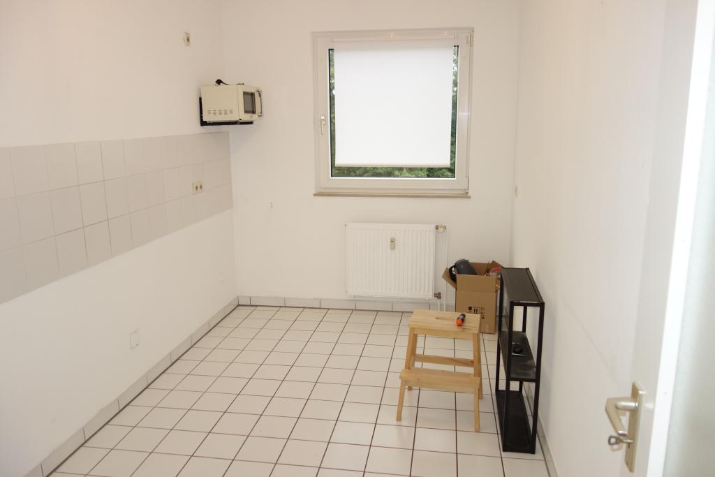 EXKLUSIV BILK NÄHE UNI HELL + RUHIG MIT BALKON KOMPLETT PARKETT WANNENBAD TG-STELLPL. / 2. ETAGE - Photo 3