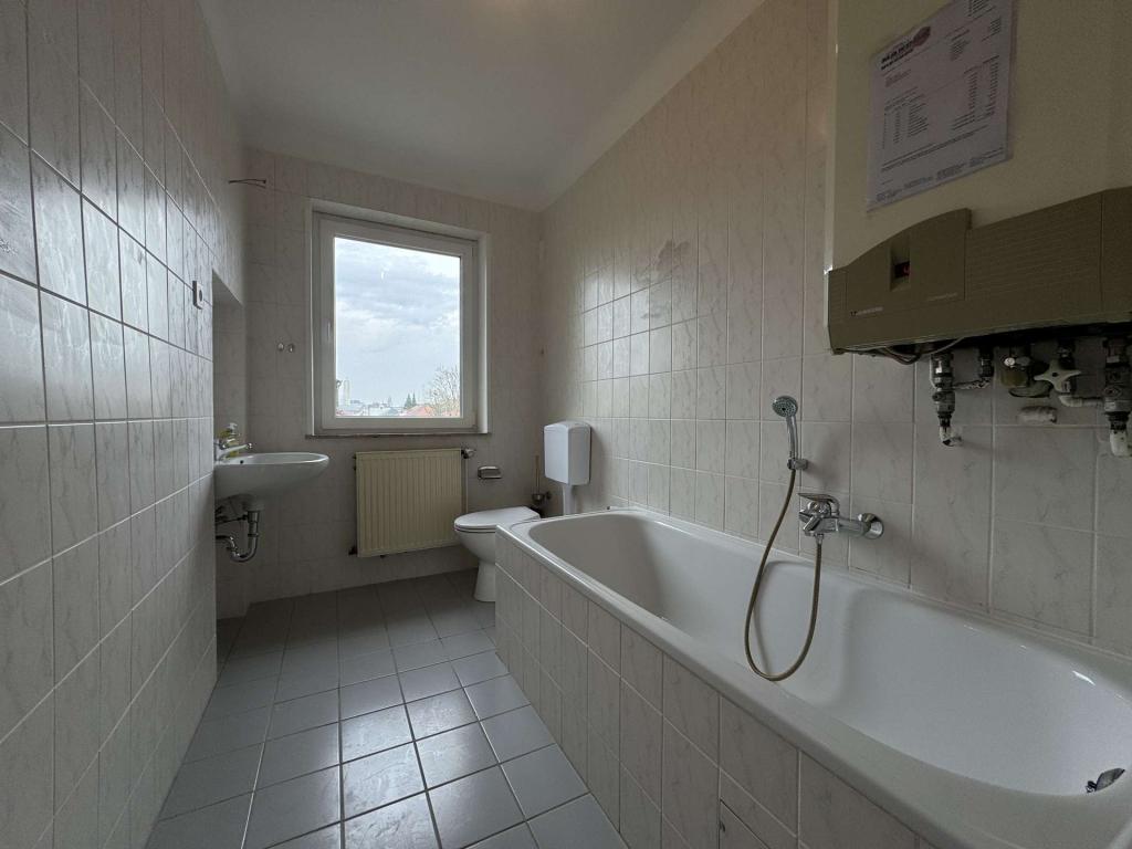 Einziehen ohne Aufwand: Frisch sanierte Wohnung mit Küche und durchdachtem Grundriss - Foto 3