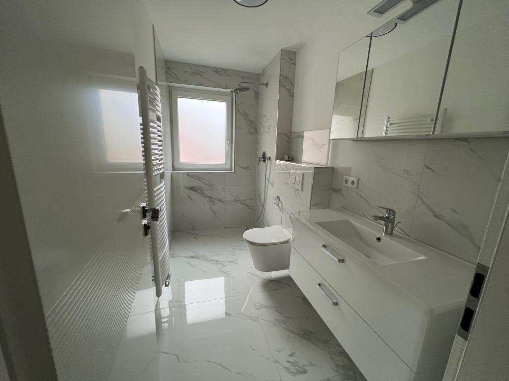 hochwertiges Duschbad 