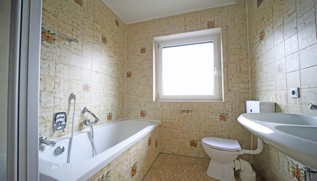 Badezimmer EG