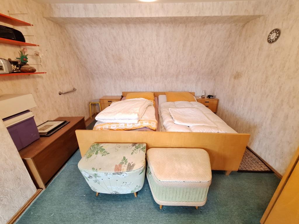 Schlafzimmer DG