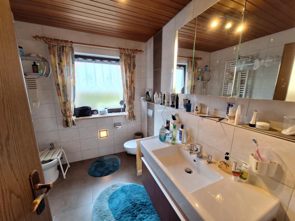 Badezimmer EG