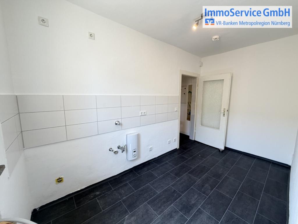Praktische 2-Zimmer-Erdgeschosswohnung mit Einbauküche in Nürnberg-Höfles - Foto 2
