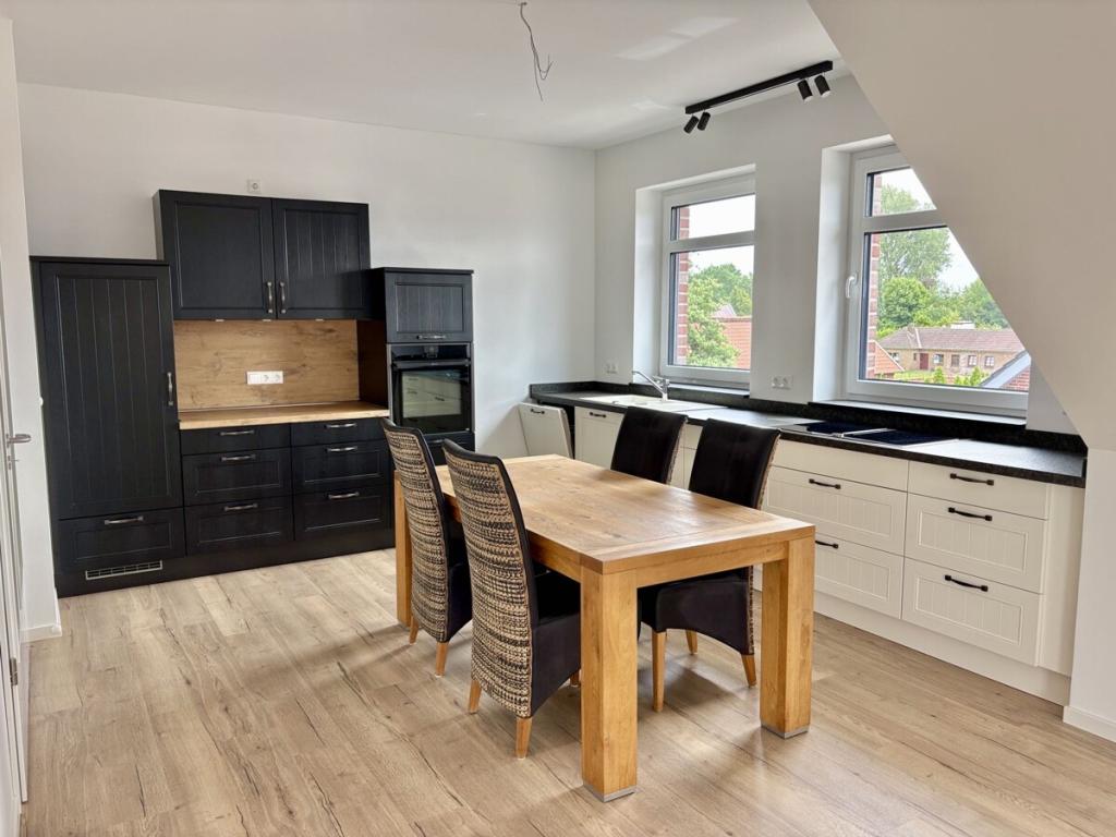 Moderne Dachgeschosswohnung für Paare mit Sinn für Wohnqualität. - Foto 4